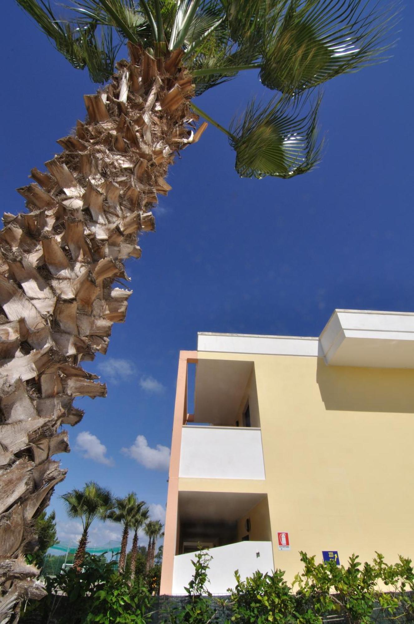 Residence Oasi Salento Torre dell'Orso Exterior foto